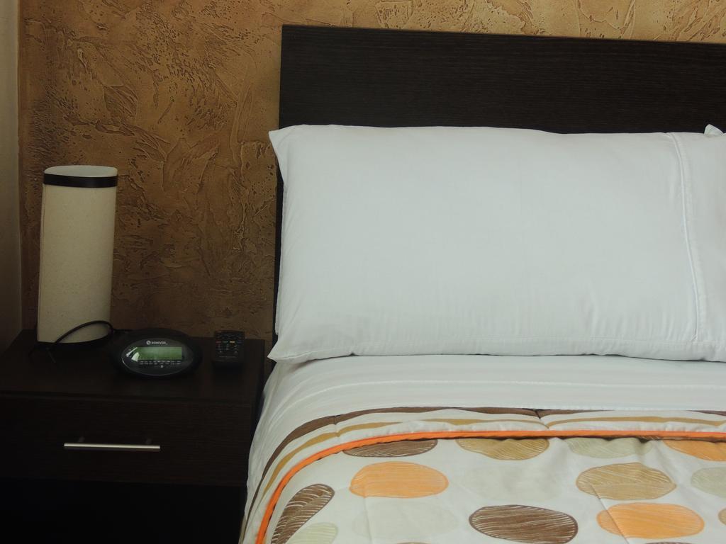 Titan Hotel & Spa Bogota Phòng bức ảnh
